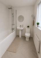 Brennan Homes stay 3 Bedroom Sleeps 6 Full House - B&B Liverpool
