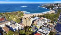 Modern 1BR Abode w Courtyard Steps to the Beach - B&B Sídney