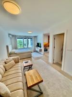 Sunset Dream Apartment -- 2 minutes from the Airport - B&B Sarajevo