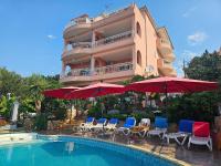 Apartments Lucija - Bed and Breakfast Seget Vranjica