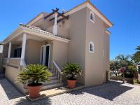 Vila Fiona - Bed and Breakfast Guia