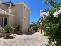 Vila Fiona - Bed and Breakfast Guia