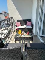 WhiteHouse Brodarica SKY Apartment - close to Beach with Restaurant - Chambres d'hôtes Brodarica