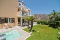 Villa Mastrissa Taormina - Private Villa with 2 pool - Chambres d'hôtes Taormina