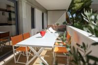 Varkiza Gallery Suite by Firs Class Properties - Ferienwohnung Vári