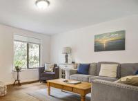 #StayInMyDistrict Cozy Rockaway Beach Cottage - Chambres d'hôtes Rockaway Beach