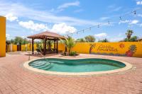 Casa Amarilla 8 mins from the beach - Bed and Breakfast Oranjestad
