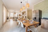 Casa Amarilla 8 mins from the beach - B&B Oranjestad