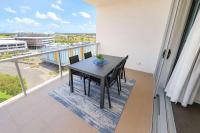 Townsville 2 Bedroom Apartment with Pool, Balcony & Parking - B&B Townsville