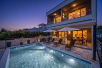 Villa Pura Vida with Sea View - Chambres d'hôtes Pula