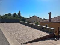 Guesthouse Tina with Terrace and Parking near Opatija - Chambres d'hôtes Matulji