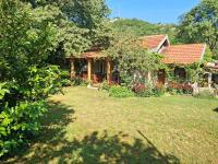 Artistic Garden House - B&B Cettigne