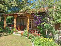 Artistic Garden House - B&B Cettigne
