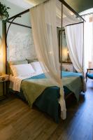 Suite Dimora Ponente - Elegant Suite with Balcony - Trani - Bed and Breakfast Trani