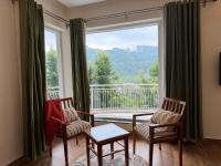 Bella Casa, 3BR Villa Mountain Views & PVT Lawn - B&B Rājpur