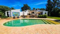Alvor Private Pool Villa with Large Garden & Peace - Chambres d'hôtes Portimão