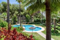 Relax en Calahonda: Jardines y piscina - Bed and Breakfast Sitio de Calahonda