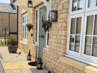 Bicester Rachi Villa- 3 bedroom luxurious house close to Bicester Village & The Cotswolds - Chambres d'hôtes Ambrosden