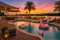 Waterfront Farm Estate Pool, Theater, Kayaks - B&B Alva