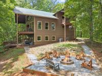 Deluxe Cabin For Groups Near Helen w Hot Tub - Chambres d'hôtes Cornelia