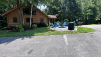 Love Me Tender Romantic Cabin in Wears Valley Hot Tub Pet Friendly - Chambres d'hôtes Sevierville