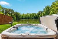 Lake Haus Cabin - Hot Tub, Sauna, Lake View, Wi-Fi - Chambres d'hôtes Luray