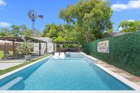 The Gold Haus-Spacious Luxurious Historic Home-2 Blocks to DT! - B&B Fredericksburg