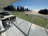 Ocean Shores Apartment 15 - Bring your own linen. - B&B South West Rocks