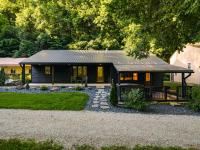 Secluded Family Cabin with Hot Tub - B&B Shoals