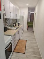 Deluxe One-Bedroom Apartment
