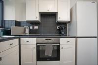 Stylish 2BR Flat Sleeps 4 with Parking Kinning Park - B&B Glasgow