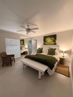Weaver Lane Country Escape - The Bandit Porcupine - B&B Port Elizabeth