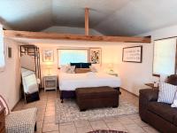 Open Concept Cabin for 2 - Near Ark Encounter! - B&B Williamstown