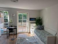 Studio Flat with Garden