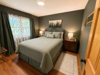 Honey Ridge Forest Retreat - B&B South Bloomingville
