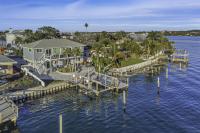 Azule Waterfront Villa with Private Dock - Bed and Breakfast Clearwater Beach