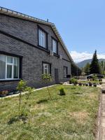 FlowerHouse - Bed and Breakfast Karakol