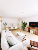 Großes & modern ausgestattetes Apartment mit Terrasse - Bed and Breakfast Springe