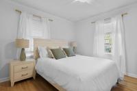 Family Home and Private Backyard - B&B Charleston