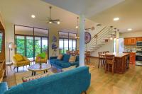 4BR Jungle Villa Pool, Wildlife & Views - B&B Quepos