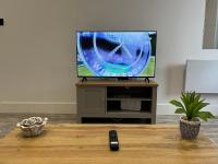 Kingsbridge Central, Stylish apartment with free parking - B&B Swindon