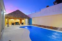 The Poolside Suite Downtown Access free parking on street - B&B La Paz