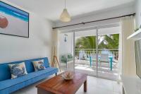 Oceanfront Apartment, Pool, Near the Beach, Large Balcony - Chambres d'hôtes Villas del Mar