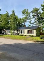 North Conway Mnt Views - Hot Tub - 3 min to Downtown - Ferienwohnung North Conway