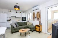 Appartement 2 Chambres avec Balcon et Vue sur la Mer
