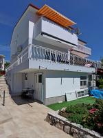 Apartments with hot tub Dramalj, Crikvenica - 25226 - B&B Cirquenizza