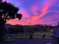 Lulu's Cottage by Native Forest - B&B Waimauku