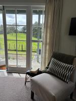Lulu's Cottage by Native Forest - B&B Waimauku
