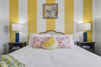Resort-Style 5BR FREE Pool Heat Putting Green - Chambres d'hôtes Glendale