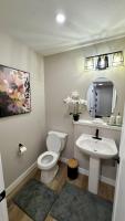 Maple Family House Stylish Stay for 8 - B&B Regina